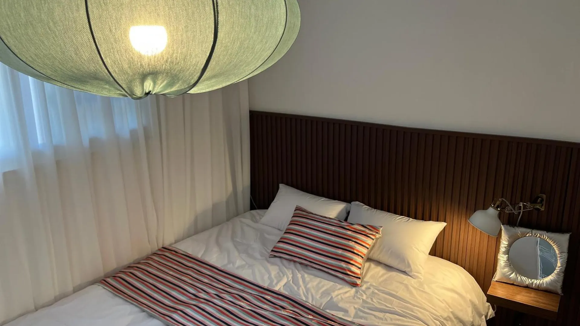 Mangwon Market 1Min, Mangwon Station 3Min, Korean-Style Accommodation, 4Room, 12Ppl ソウル特別市 アパート